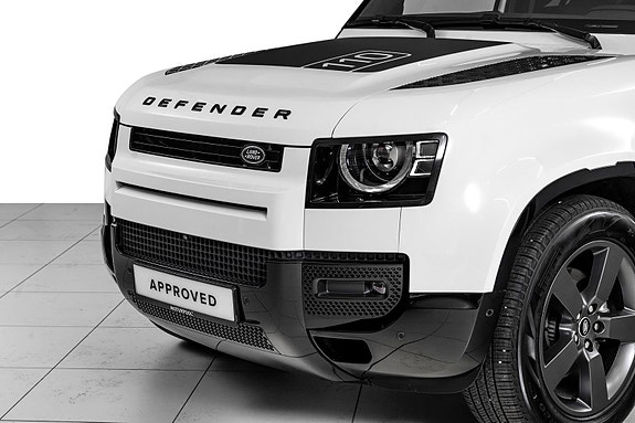 Land Rover Defender 110 14 of 30