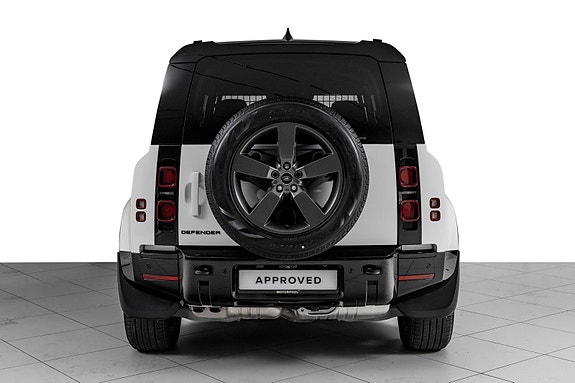 Land Rover Defender 110 5 of 30