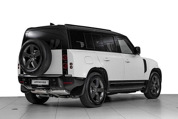 Land Rover Defender 110 2 of 30