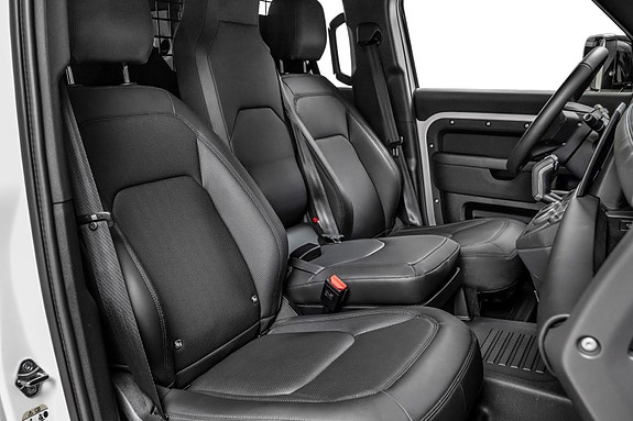 Land Rover Defender 110 10 of 30