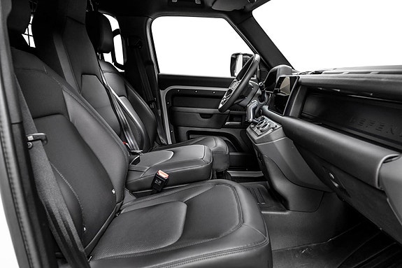Land Rover Defender 110 9 of 30