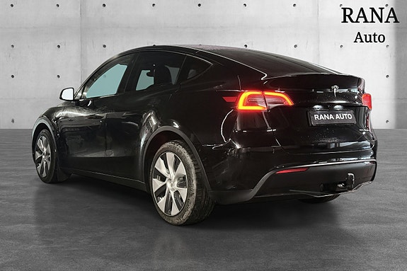 Tesla Model Y 5 of 21