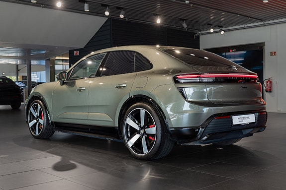 Porsche Macan 3 of 30