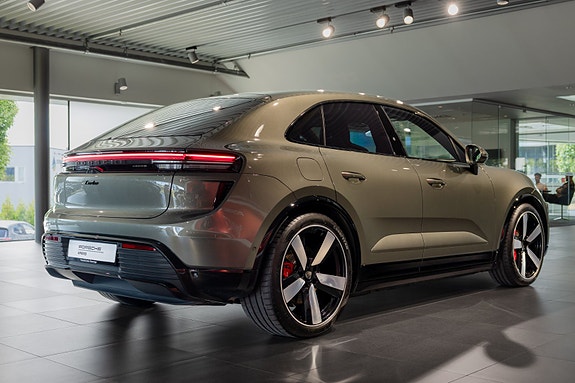 Porsche Macan 5 of 30