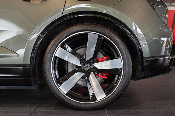 Porsche Macan 12 of 30