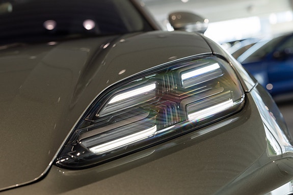 Porsche Macan 9 of 30