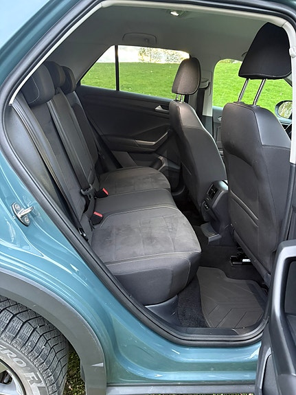 Volkswagen T-Roc 8 of 15