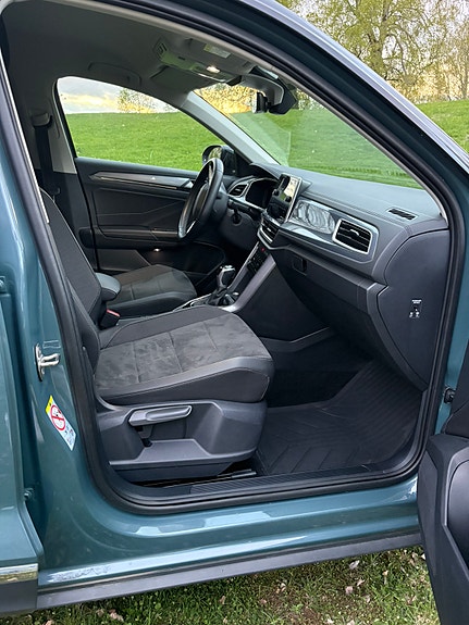 Volkswagen T-Roc 7 of 15