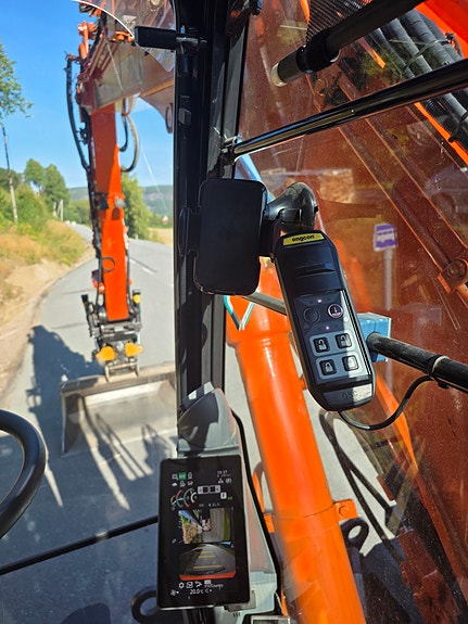 Hitachi ZX135W-7 9 of 18