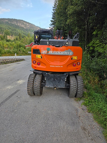 Hitachi ZX135W-7 10 of 18