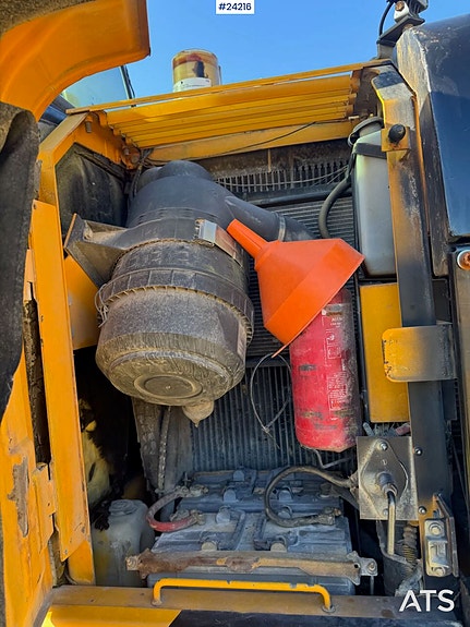 JCB JZ235LC Gravemaskin m/ pusseskuffe 24 of 30
