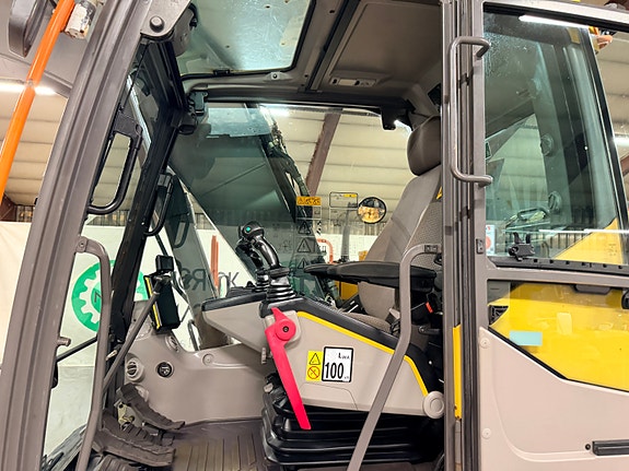 Volvo EC140EL 14 of 17