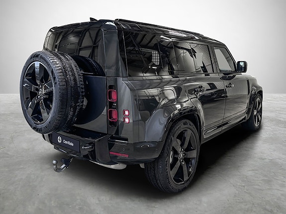 Land Rover Defender 110 5 of 30