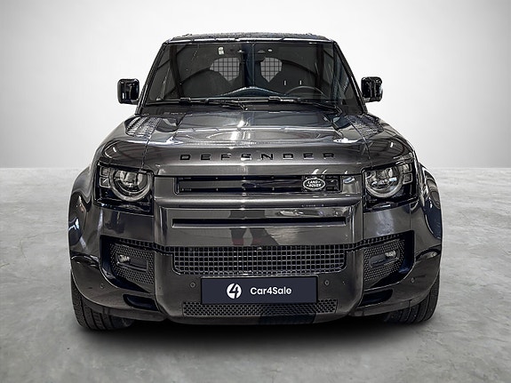 Land Rover Defender 110 8 of 30