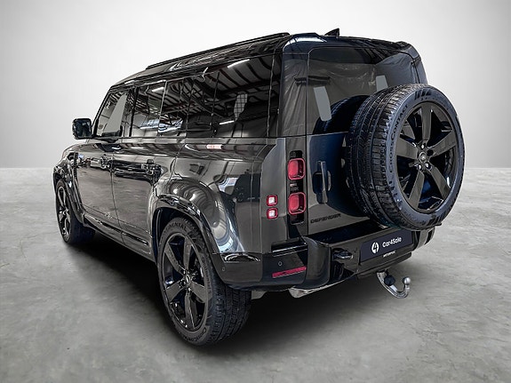 Land Rover Defender 110 3 of 30