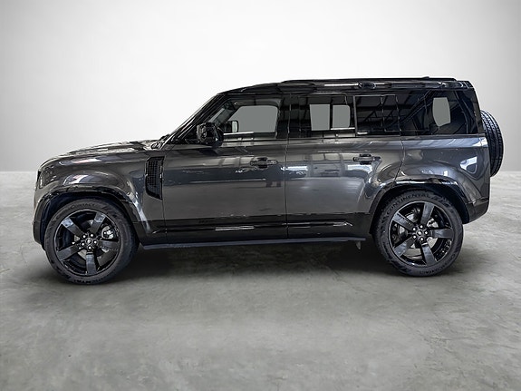 Land Rover Defender 110 2 of 30