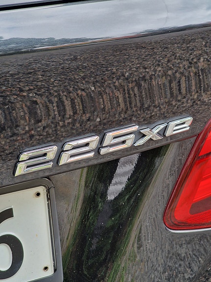 BMW 225xe 13 of 24
