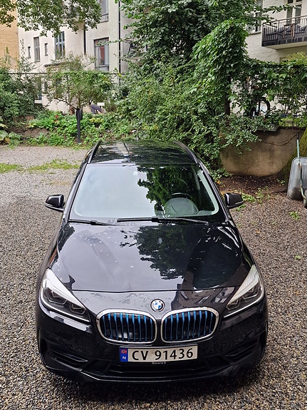 BMW 225xe 4 of 24