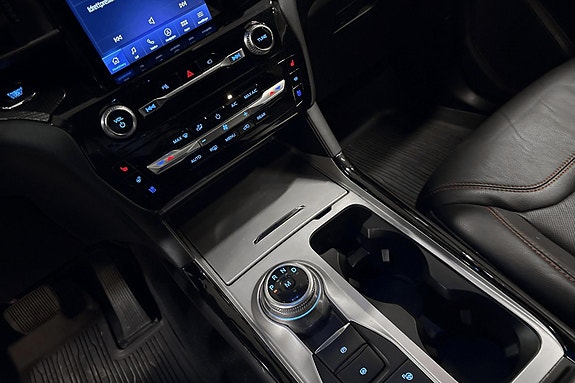 Ford Explorer 12 of 20