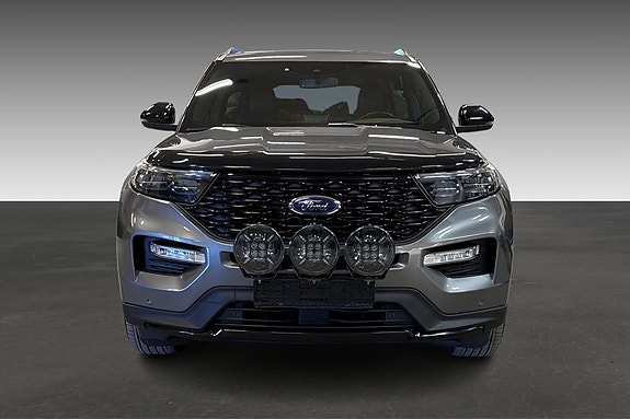 Ford Explorer 2 of 20