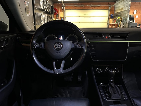 Skoda Superb 19 of 30