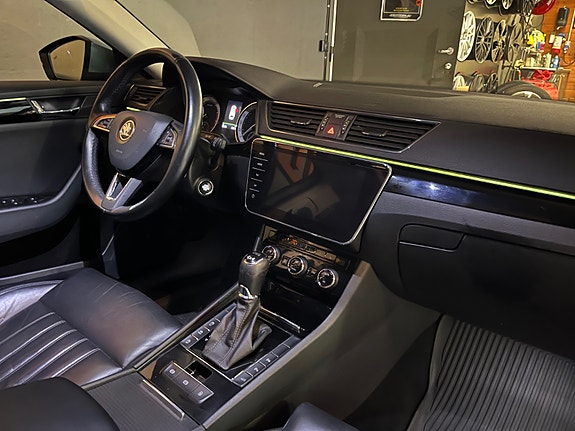 Skoda Superb 24 of 30
