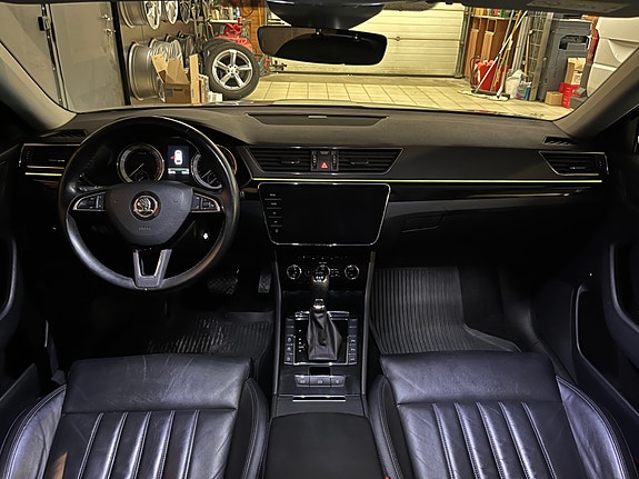Skoda Superb 18 of 30