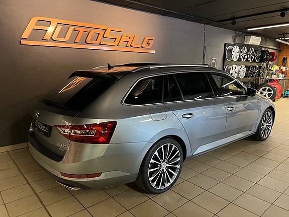Skoda Superb 11 of 30