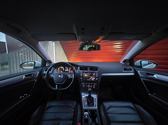 Volkswagen Golf VII 6 of 16