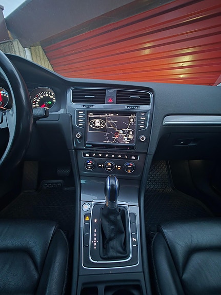 Volkswagen Golf VII 7 of 16
