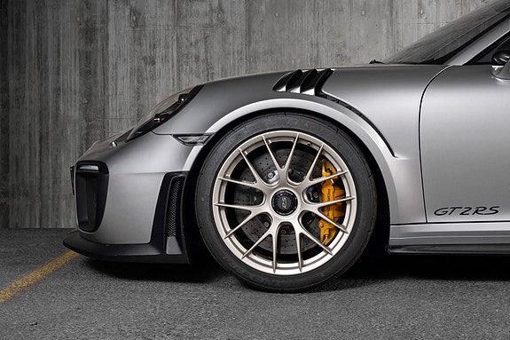 Porsche 911 12 of 30