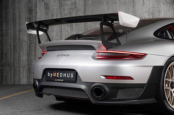 Porsche 911 11 of 30