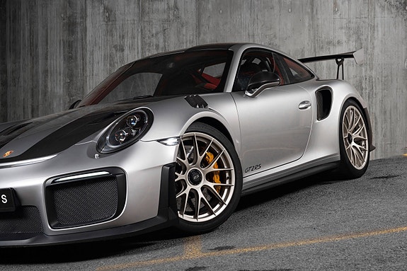 Porsche 911 14 of 30