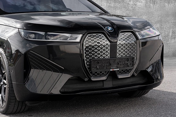 BMW iX 2 of 30