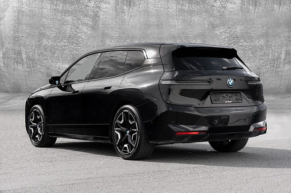 BMW iX 5 of 30