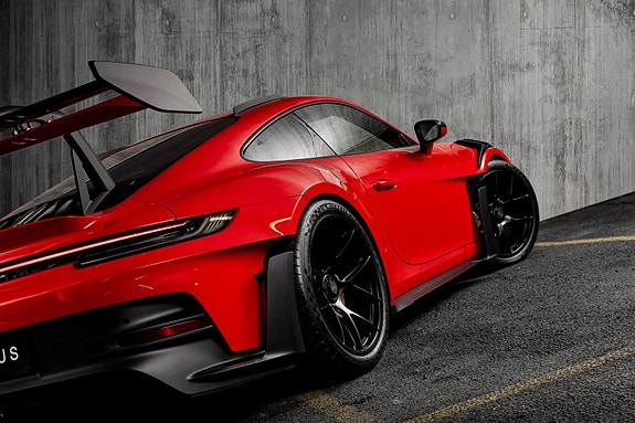 Porsche 911 18 of 30