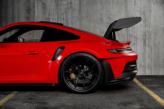 Porsche 911 13 of 30