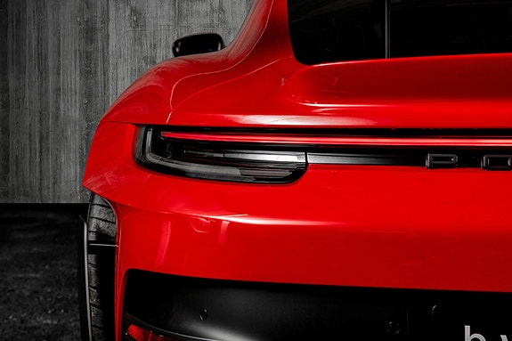 Porsche 911 16 of 30