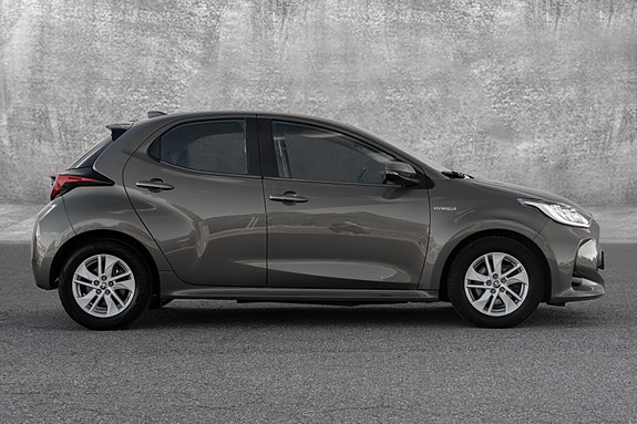 Toyota Yaris 10 of 30