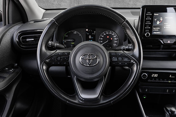 Toyota Yaris 14 of 30