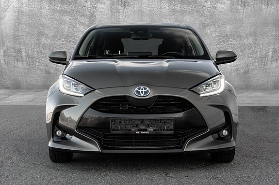 Toyota Yaris 3 of 30