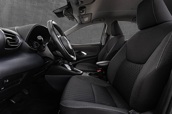 Toyota Yaris 25 of 30