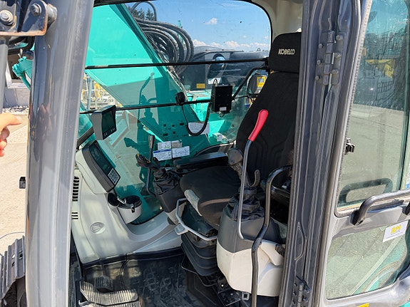 Kobelco SK140SRLC-5 9 of 14