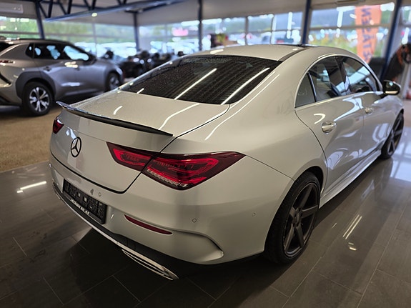 Mercedes-Benz CLA180 4 of 30