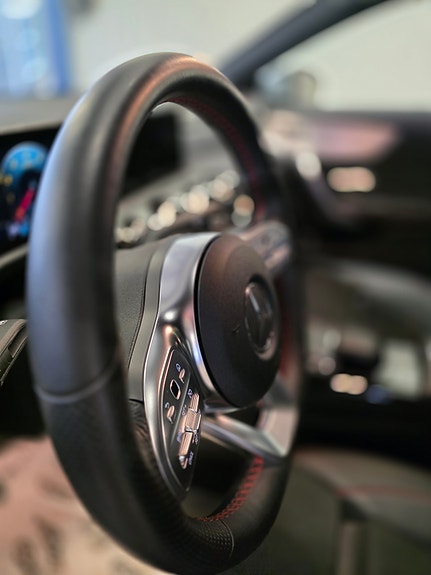 Mercedes-Benz CLA180 12 of 30
