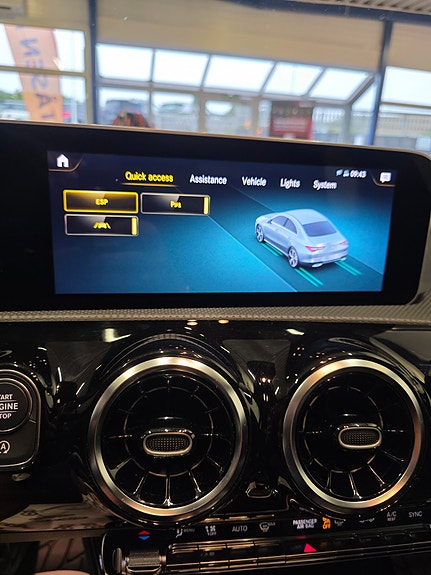 Mercedes-Benz CLA180 20 of 30