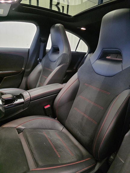 Mercedes-Benz CLA180 11 of 30