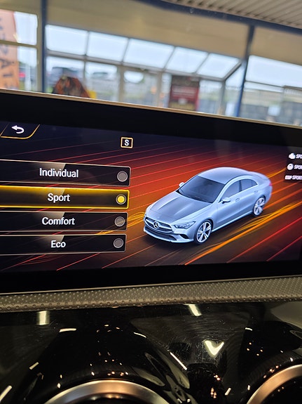 Mercedes-Benz CLA180 24 of 30