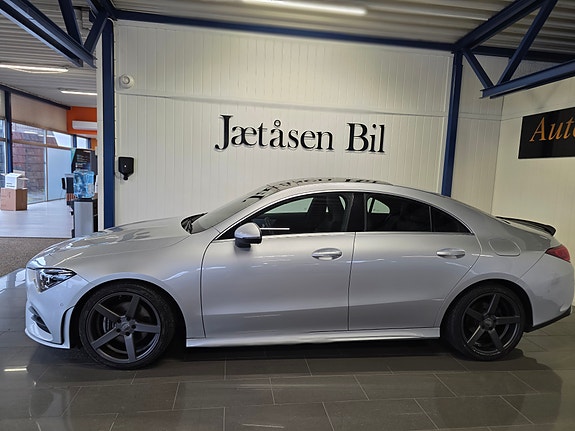 Mercedes-Benz CLA180 2 of 30