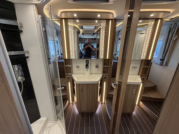 Knaus 900 LX  // 180HK - AUT // EURO 6 // MEGET GODT UTSTYRT! 13 of 22